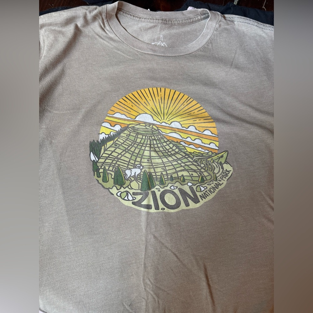 Wild Tribute Zion Canyon National Park Mountain Sun Gray Tan T-shirt Mens Medium - Picture 10 of 10